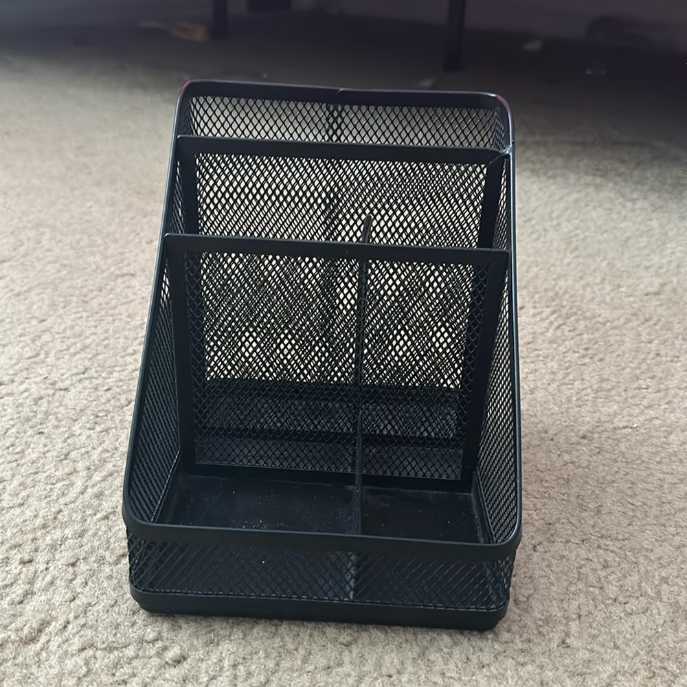 Medium desk organizer